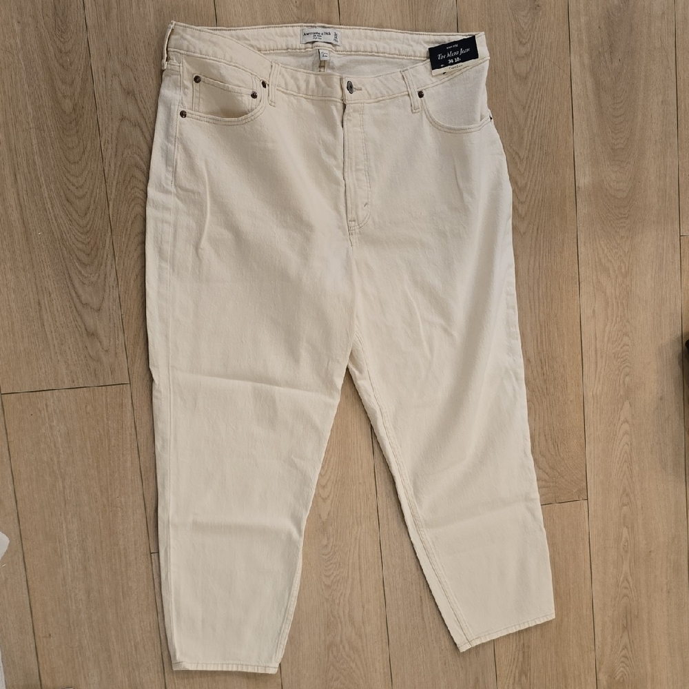 Abercrombie & Fitch Curve Love Off-White High Rise Jeans